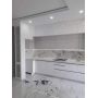 bucatarie moderna - alb lucios cu lumini Acasa la comanda design individual pret accesibil, livrare , credit , transfer, mo...