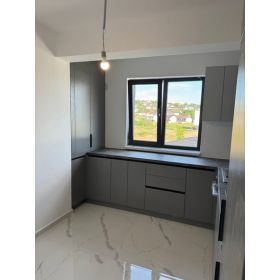 Bucatarie moderna - la fereastra - 1