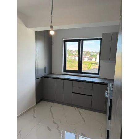 Bucatarie moderna - la fereastra - 1